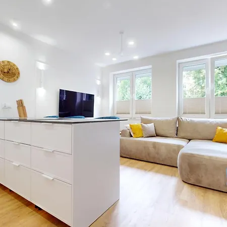 Appartement Cool Saxon Garden Metro Arsenal Mirowska Hall