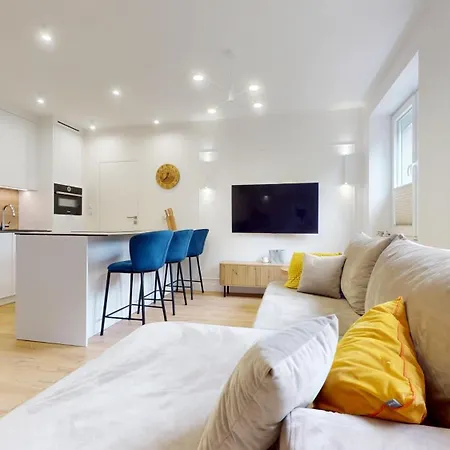 Cool Saxon Garden Metro Arsenal Mirowska Hall