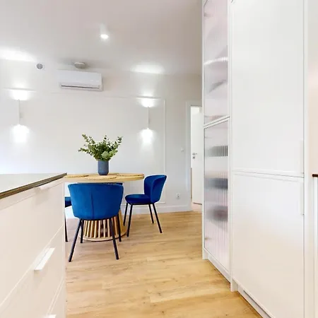 Cool Saxon Garden Metro Arsenal Mirowska Hall *