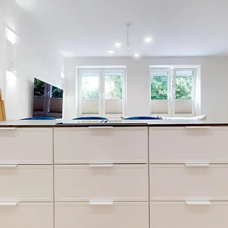 Cool Saxon Garden Metro Arsenal Mirowska Hall Warszawa