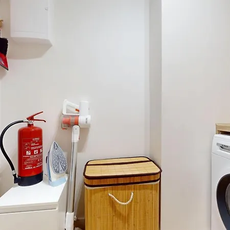 Cool Saxon Garden Metro Arsenal Mirowska Hall * Warschau