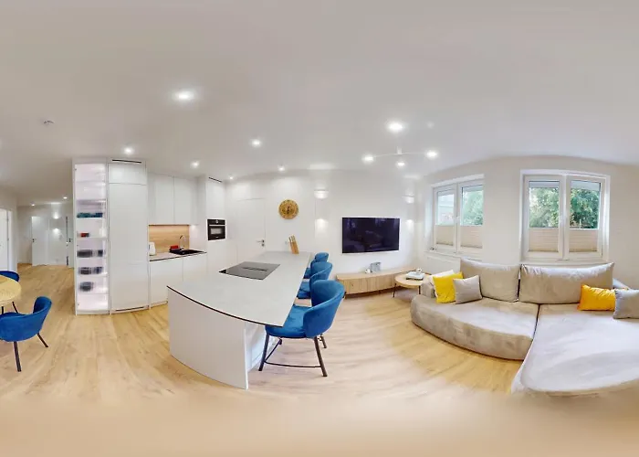 Cool Saxon Garden Metro Arsenal Mirowska Hall