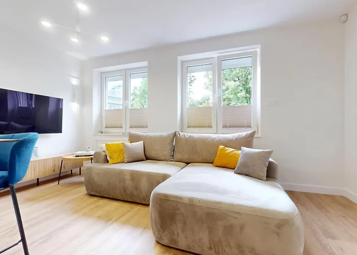 Cool Saxon Garden Metro Arsenal Mirowska Hall