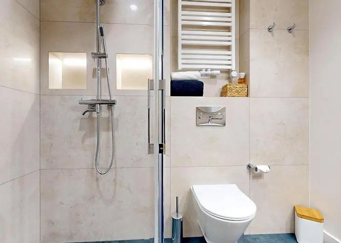 Cool Saxon Garden Metro Arsenal Mirowska Hall * Warszawa