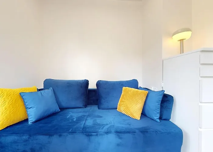 Cool Saxon Garden Metro Arsenal Mirowska Hall